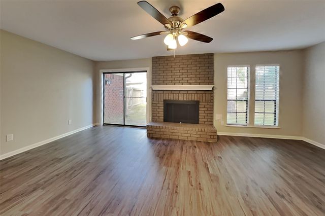 2615 Silver Falls Drive, Houston, TX 77339