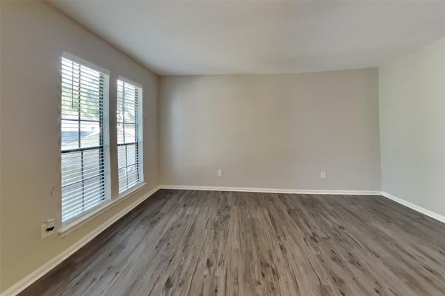 2615 Silver Falls Drive, Houston, TX 77339