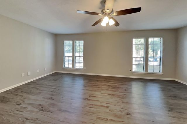 2615 Silver Falls Drive, Houston, TX 77339