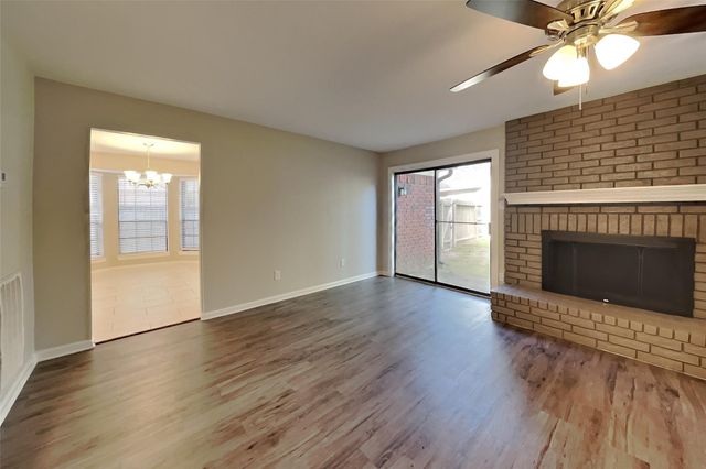 2615 Silver Falls Drive, Houston, TX 77339