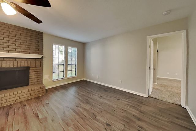 2615 Silver Falls Drive, Houston, TX 77339
