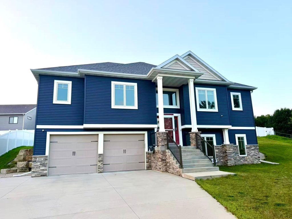 2667 Century Pine Lane NE, Rochester, MN 55906