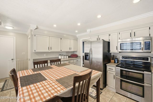 2524 Zoneton Rd, Shepherdsville, KY 40165