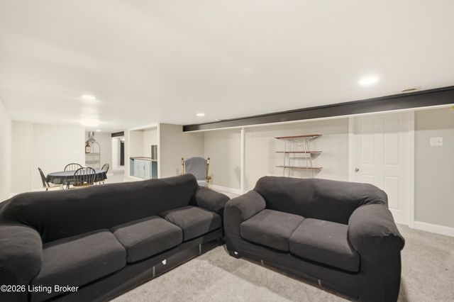 2524 Zoneton Rd, Shepherdsville, KY 40165