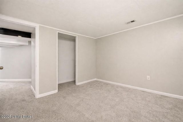 2524 Zoneton Rd, Shepherdsville, KY 40165