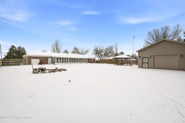 2524 Zoneton Rd, Shepherdsville, KY 40165