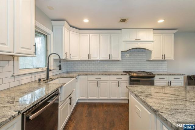 28 Riverview Road, West Milford, NJ 07438
