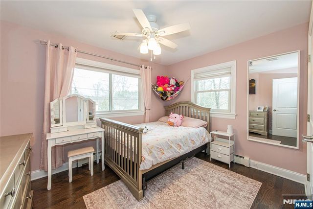28 Riverview Road, West Milford, NJ 07438