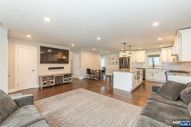 28 Riverview Road, West Milford, NJ 07438