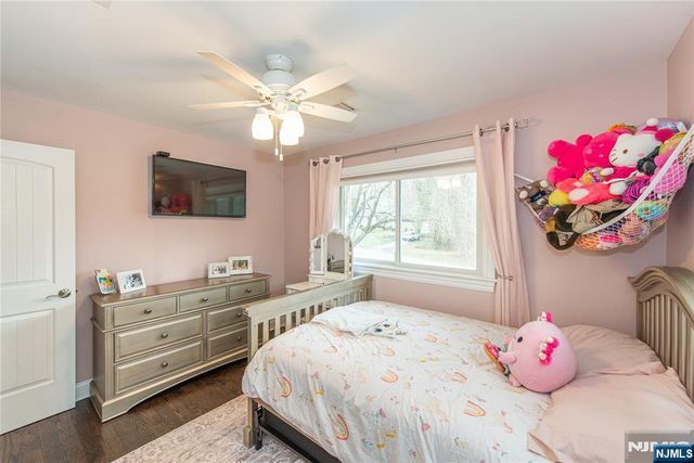 28 Riverview Road, West Milford, NJ 07438