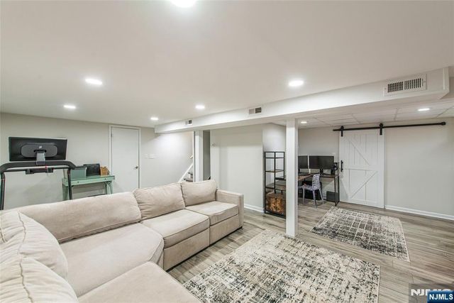 28 Riverview Road, West Milford, NJ 07438