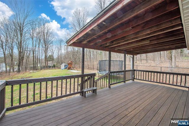 28 Riverview Road, West Milford, NJ 07438
