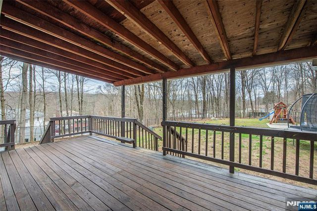 28 Riverview Road, West Milford, NJ 07438