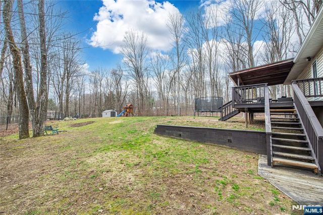 28 Riverview Road, West Milford, NJ 07438
