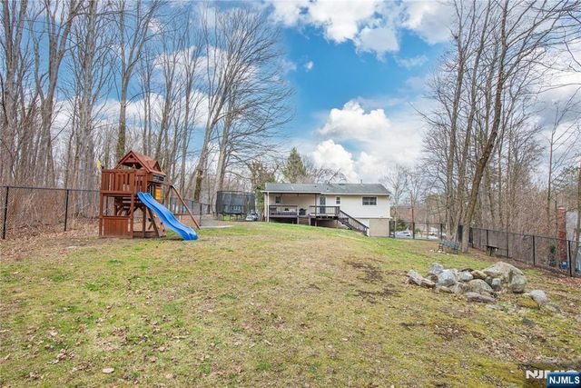 28 Riverview Road, West Milford, NJ 07438