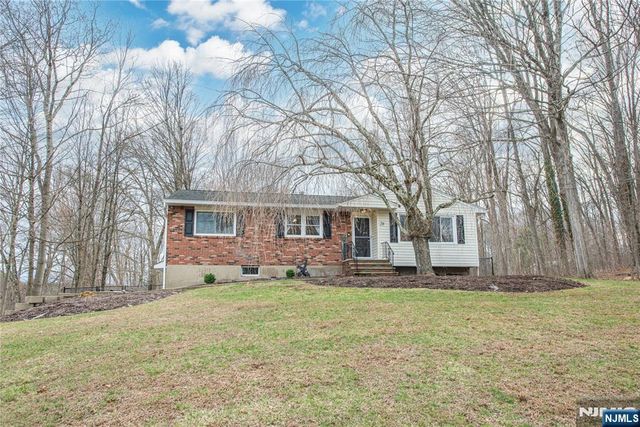 28 Riverview Road, West Milford, NJ 07438