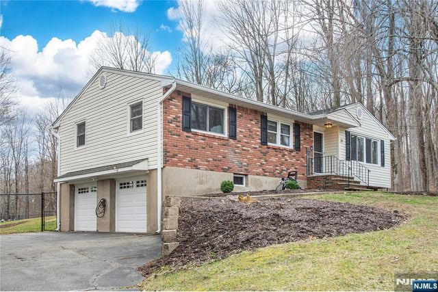 28 Riverview Road, West Milford, NJ 07438