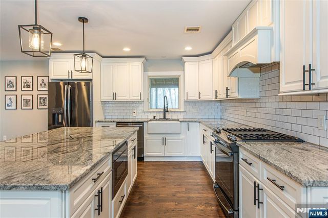 28 Riverview Road, West Milford, NJ 07438