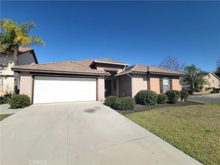 457 Minaret, Corona, CA 92881