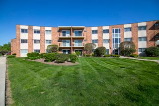 9724 S Karlov Avenue 105, Oak Lawn, IL 60453