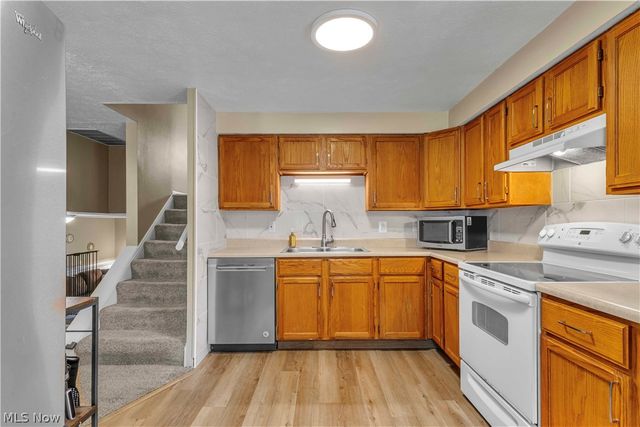 5983 Rosebelle Avenue, North Ridgeville, OH 44039