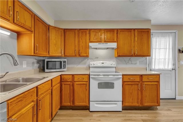5983 Rosebelle Avenue, North Ridgeville, OH 44039