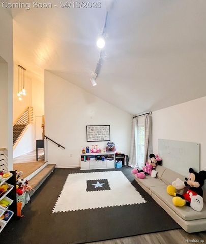 30461 Scotshire Court, Farmington Hills, MI 48331