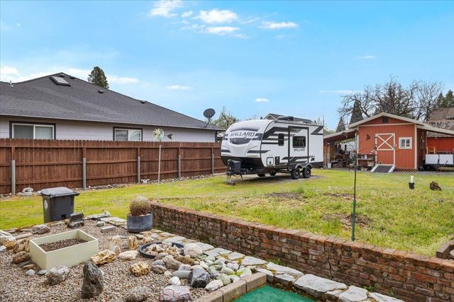 440 Bush Street, Central Point, OR 97502