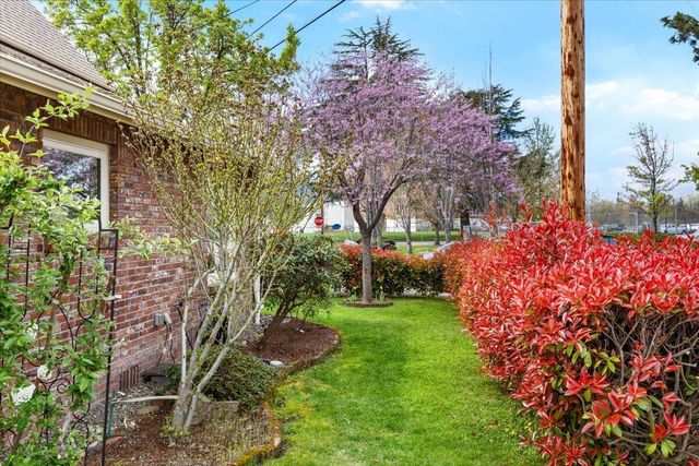 440 Bush Street, Central Point, OR 97502