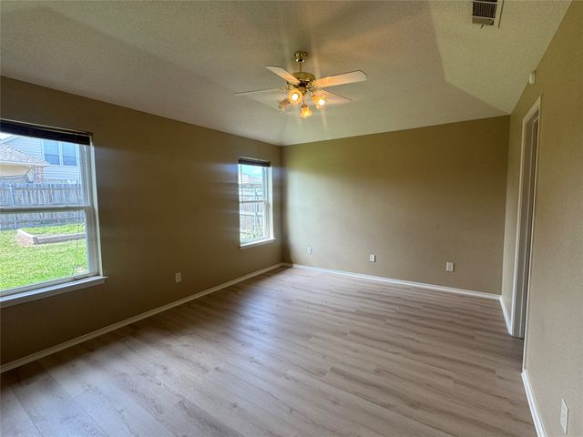 908 Cedar Ridge Lane, Burleson, TX 76028