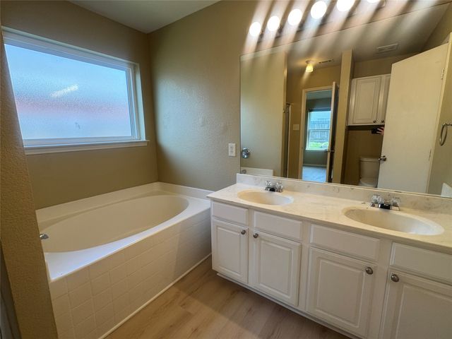 908 Cedar Ridge Lane, Burleson, TX 76028