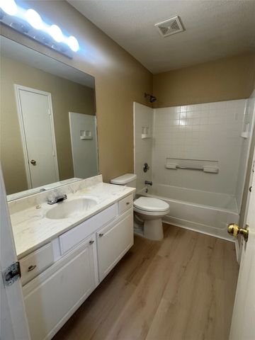 908 Cedar Ridge Lane, Burleson, TX 76028