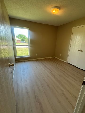 908 Cedar Ridge Lane, Burleson, TX 76028