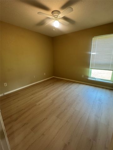 908 Cedar Ridge Lane, Burleson, TX 76028