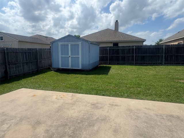 908 Cedar Ridge Lane, Burleson, TX 76028