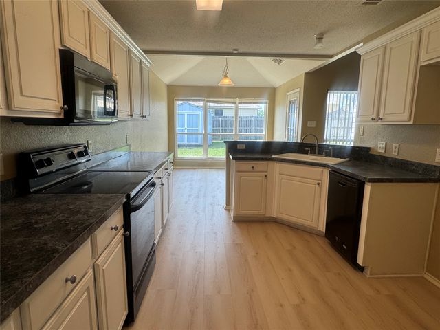 908 Cedar Ridge Lane, Burleson, TX 76028