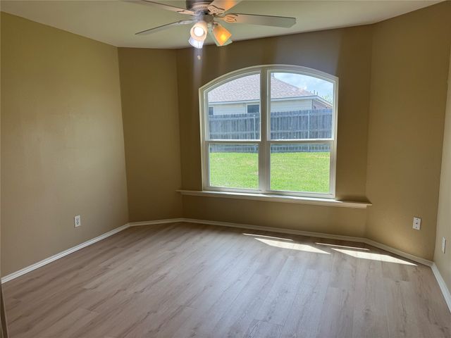 908 Cedar Ridge Lane, Burleson, TX 76028