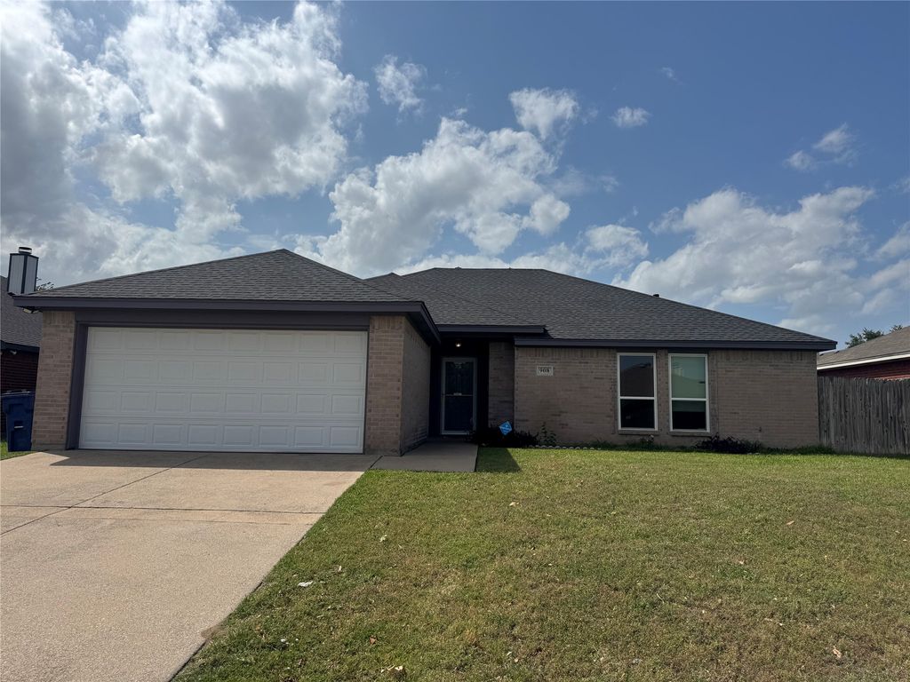 908 Cedar Ridge Lane, Burleson, TX 76028