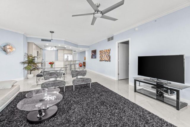 2650 Lake Shore Drive 406, Riviera Beach, FL 33404