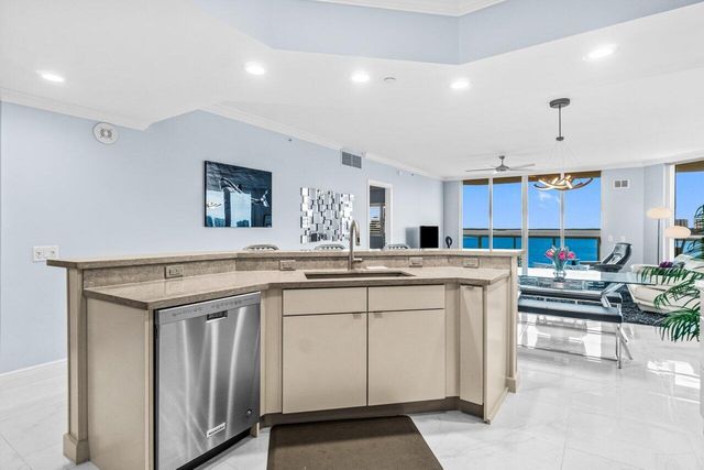2650 Lake Shore Drive 406, Riviera Beach, FL 33404