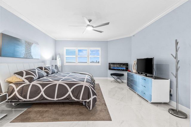 2650 Lake Shore Drive 406, Riviera Beach, FL 33404