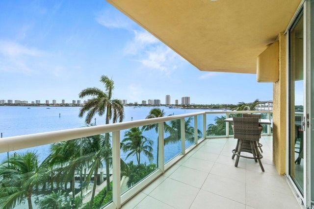 2650 Lake Shore Drive 406, Riviera Beach, FL 33404