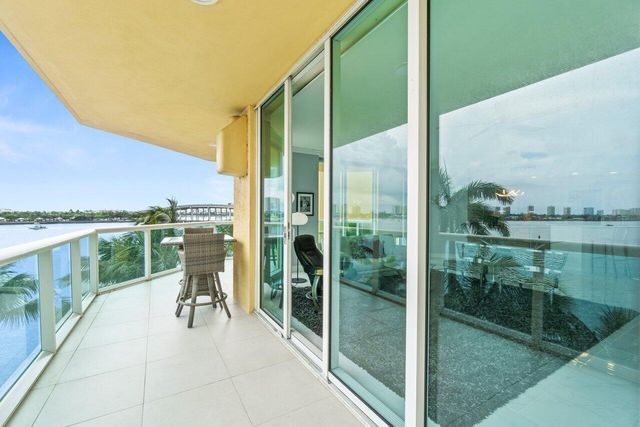 2650 Lake Shore Drive 406, Riviera Beach, FL 33404