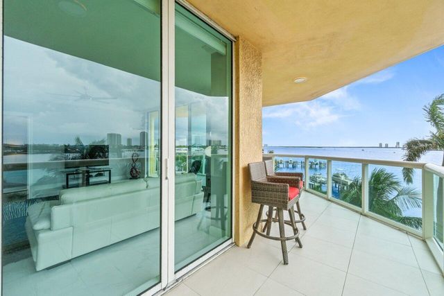 2650 Lake Shore Drive 406, Riviera Beach, FL 33404