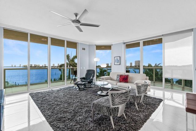 2650 Lake Shore Drive 406, Riviera Beach, FL 33404