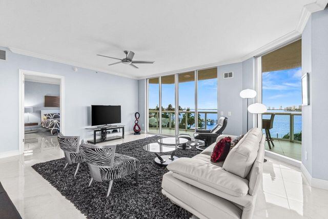 2650 Lake Shore Drive 406, Riviera Beach, FL 33404