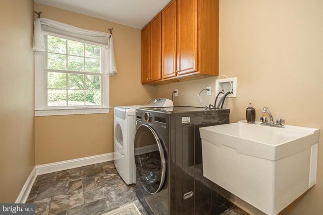 1901 PARK DR, Newtown, PA 18940