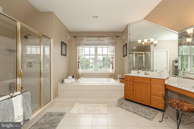 1901 PARK DR, Newtown, PA 18940