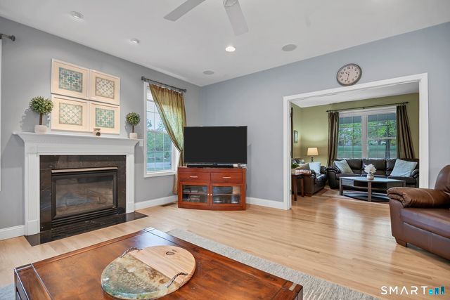 7 Harvest Glen, East Lyme, CT 06333
