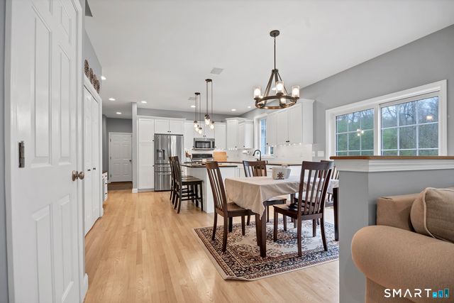 7 Harvest Glen, East Lyme, CT 06333